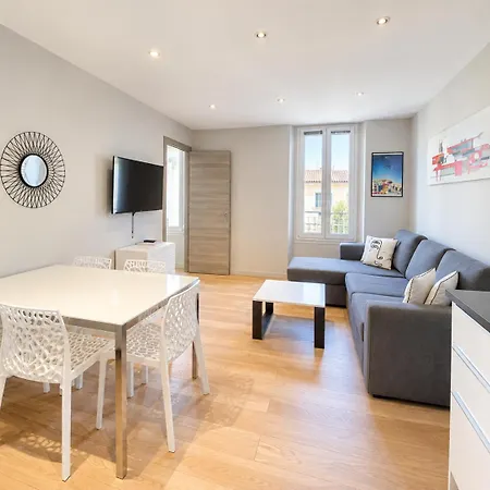 Stylish 2 Bed 1 Min To Palais & Apartamento *
