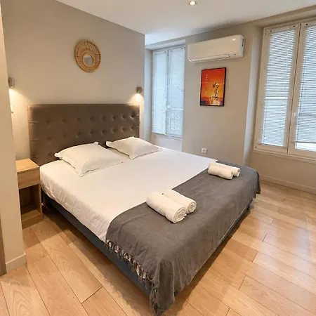 Stylish 2 Bed 1 Min To Palais & Apartamento