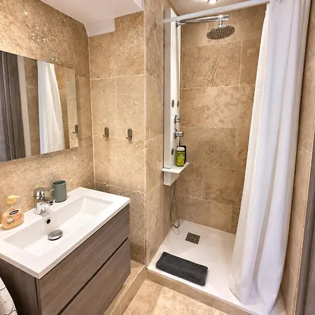 Stylish 2 Bed 1 Min To Palais & *